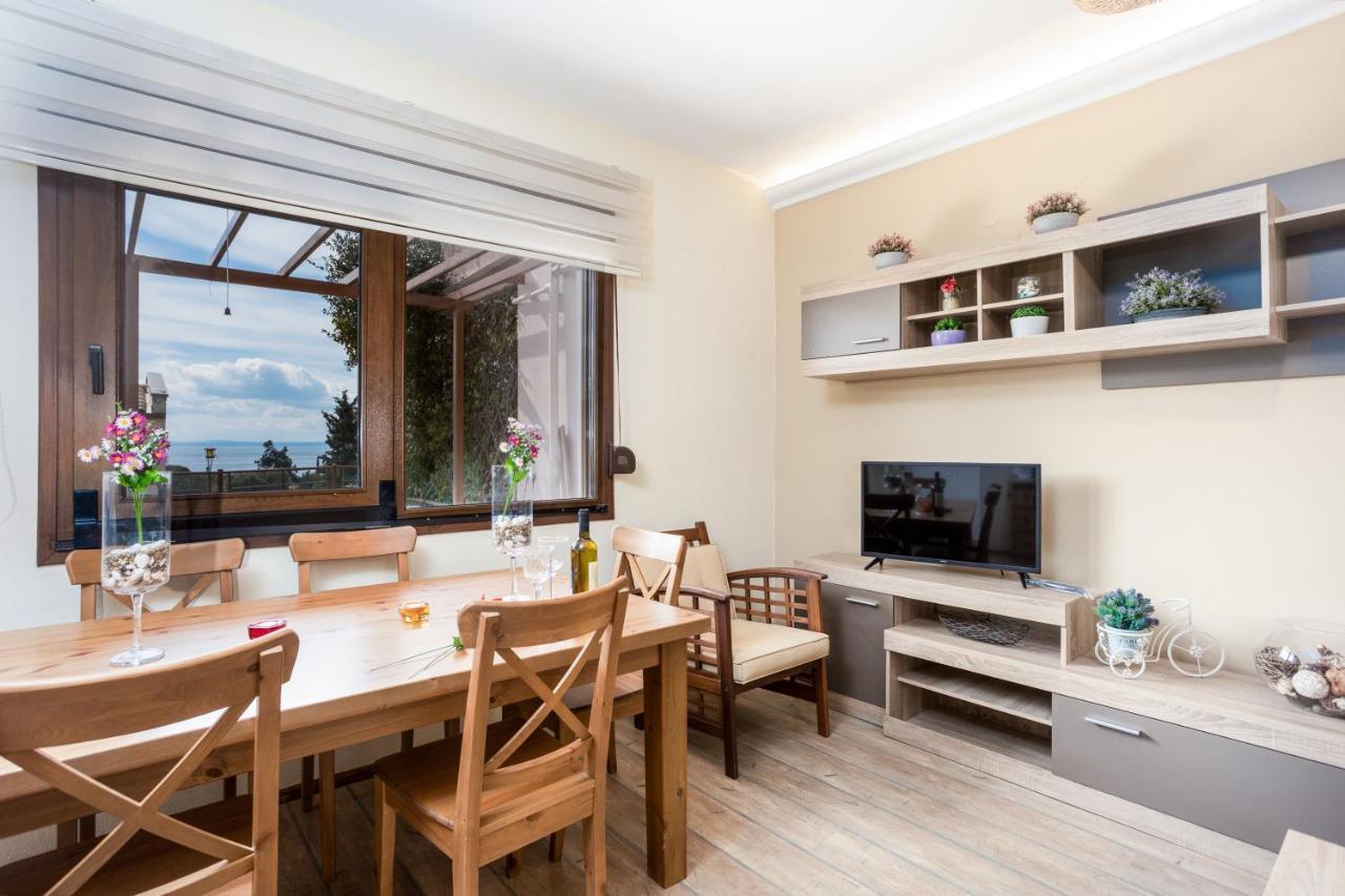 Twinstars Apartment With Courtyard And View Kalyves Polygyrou Екстериор снимка